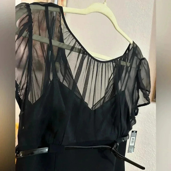 Tahari black dress size 10P (petite) - Picture 4 of 9